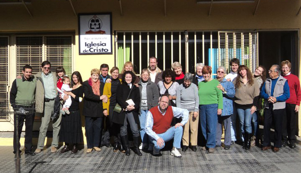 Esta fotografía de la Iglesia de Cristo en Córdoba, Argentina figura en el documento sobre Cómo empezar una nueva congregación de la iglesia de Cristo, en iglesia-de-cristo.com.